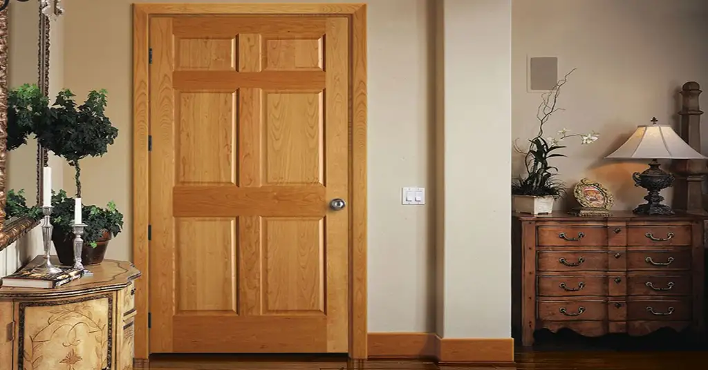 Pintu Kayu Terpaku