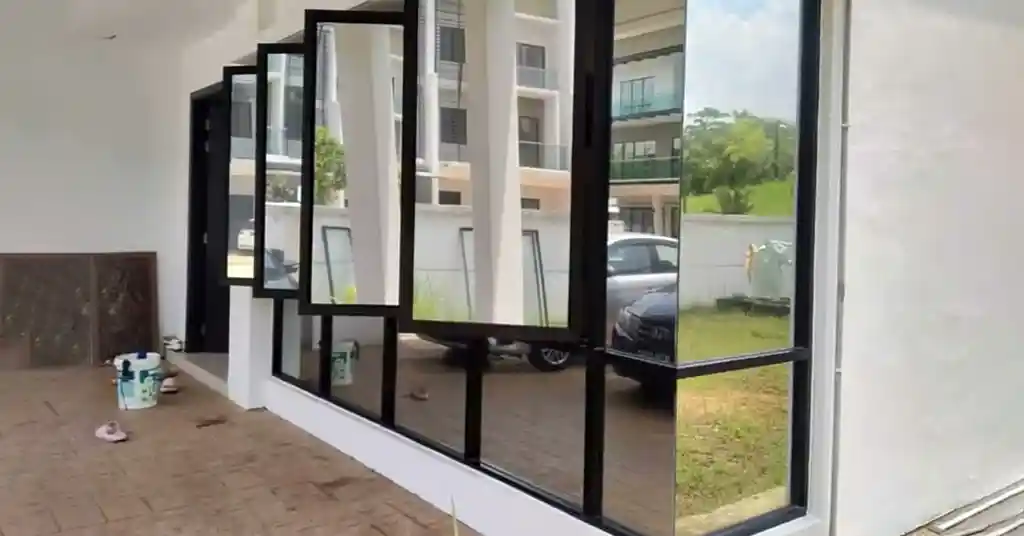 Cermin Tingkap Reflektif (Reflective Glass)