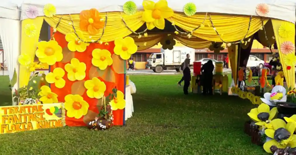 11. Khemah Berhias Bunga Menawan