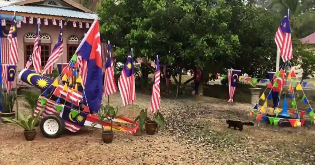Halaman dengan Dekorasi Merdeka