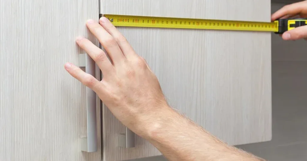 Memastikan Ketepatan Ukuran Pintu Kabinet Dapur