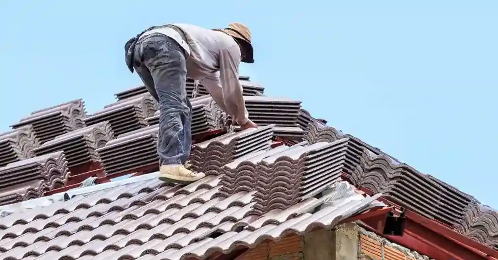 Proses Pemasangan Atap Genting