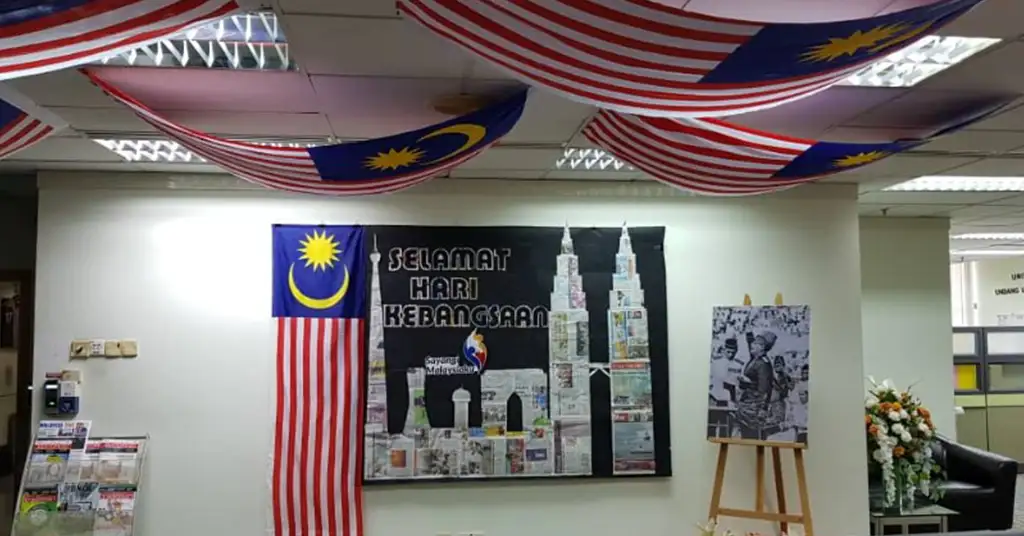 Tema Patriotisme di Pejabat