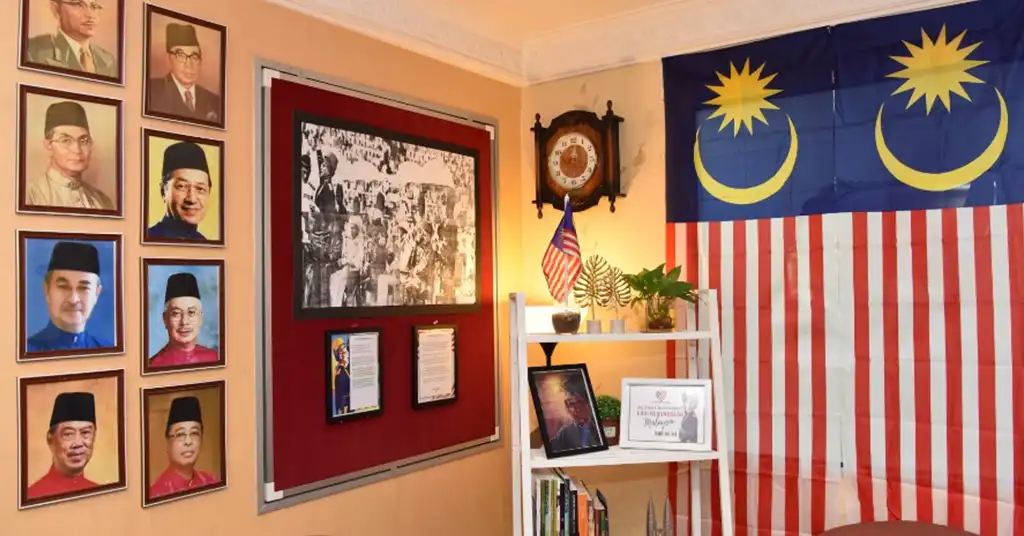 Tema Sejarah Negara