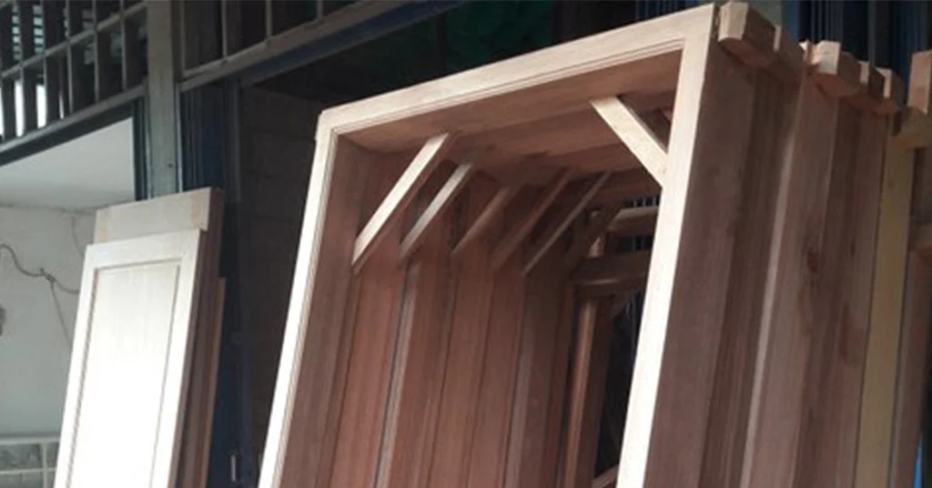 Tempat Terbaik untuk Membeli Frame Pintu Kayu
