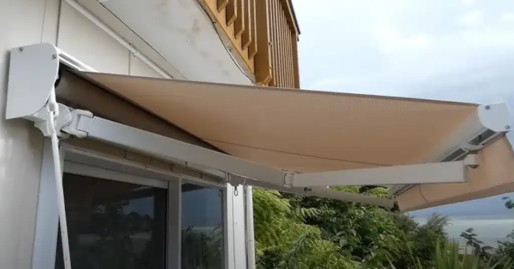 Tips Memilih Kontraktor Pemasangan Awning Rumah