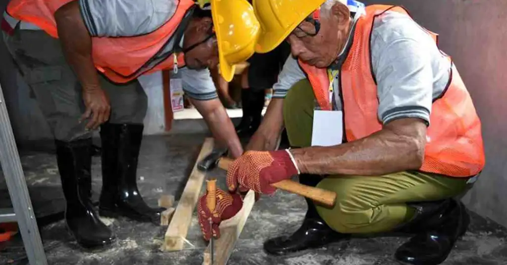 Upah Tukang Rumah Sehari Terkini