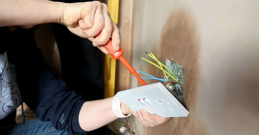 Faktor yang Mempengaruhi Harga Pasang Plug Point