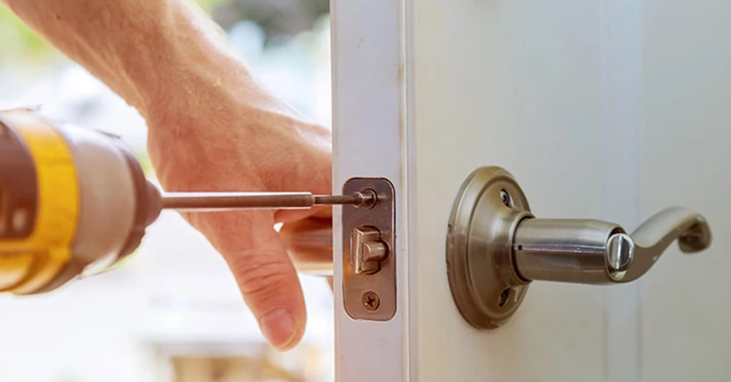 Cara Buka Tombol Pintu Rosak yang Betul