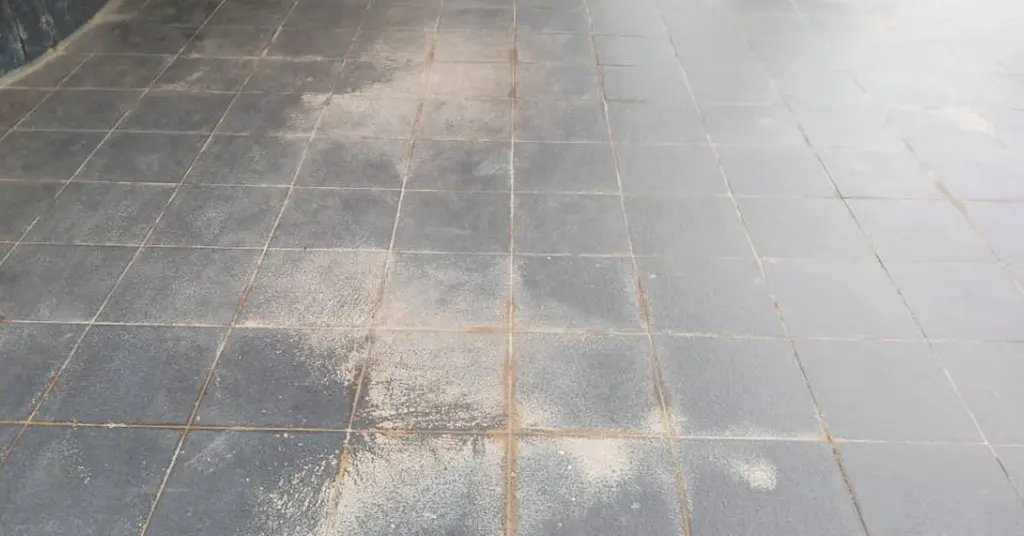 Punca Kesan Simen pada Jubin