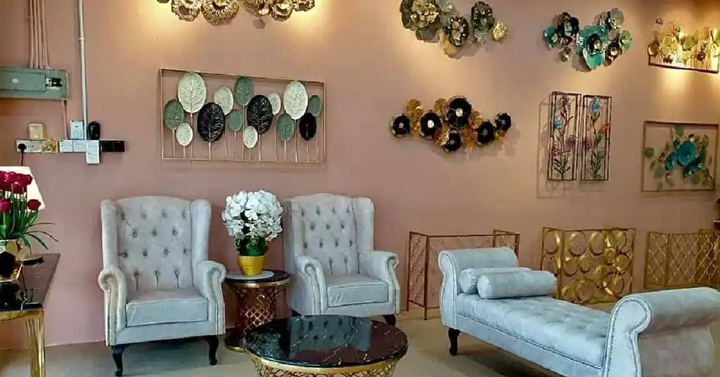 14. Sister's Home Decor