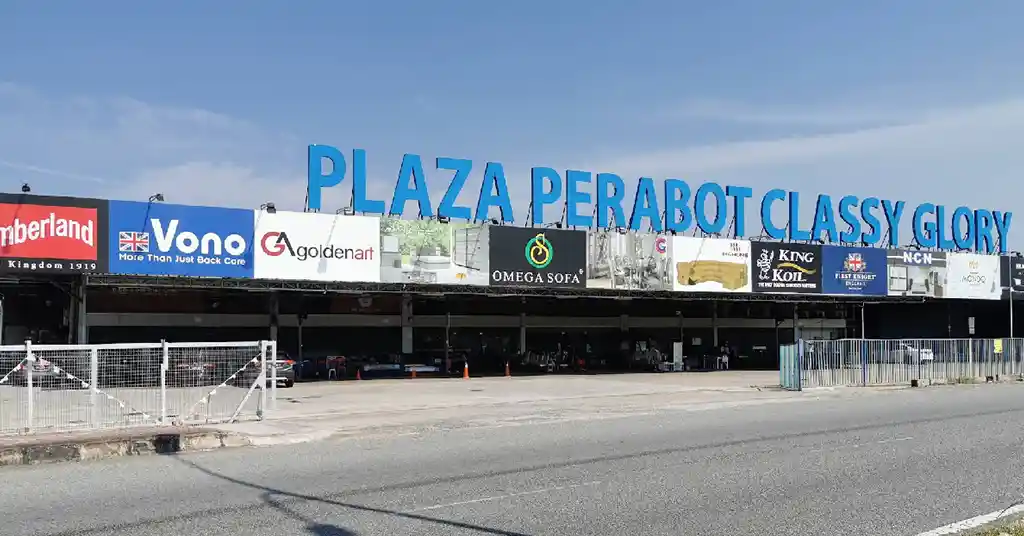 7. Plaza Perabot Classy Glory
