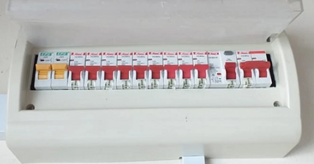 Komponen Penting DB Elektrik